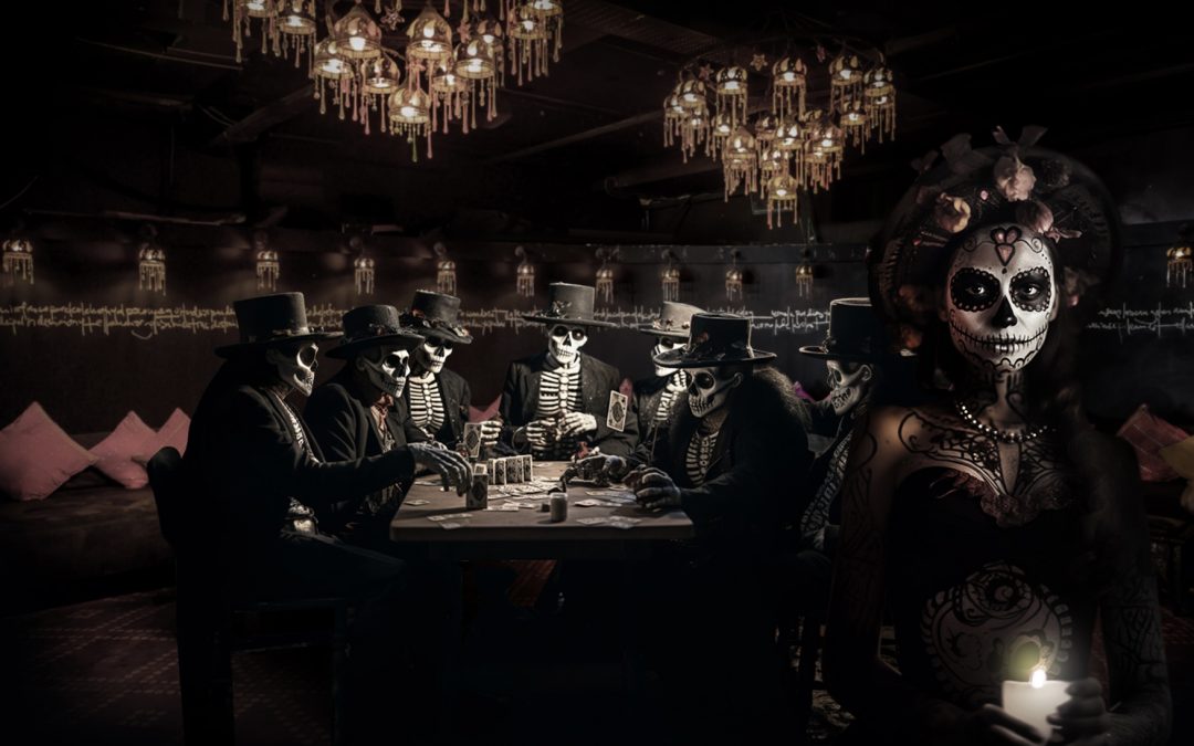 Fiesta de Halloween en Barcelona: Misterio y Elegancia en CDLC Carpe Diem